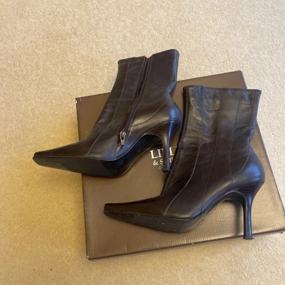 Chic Dark Brown Leather Heeled Boots